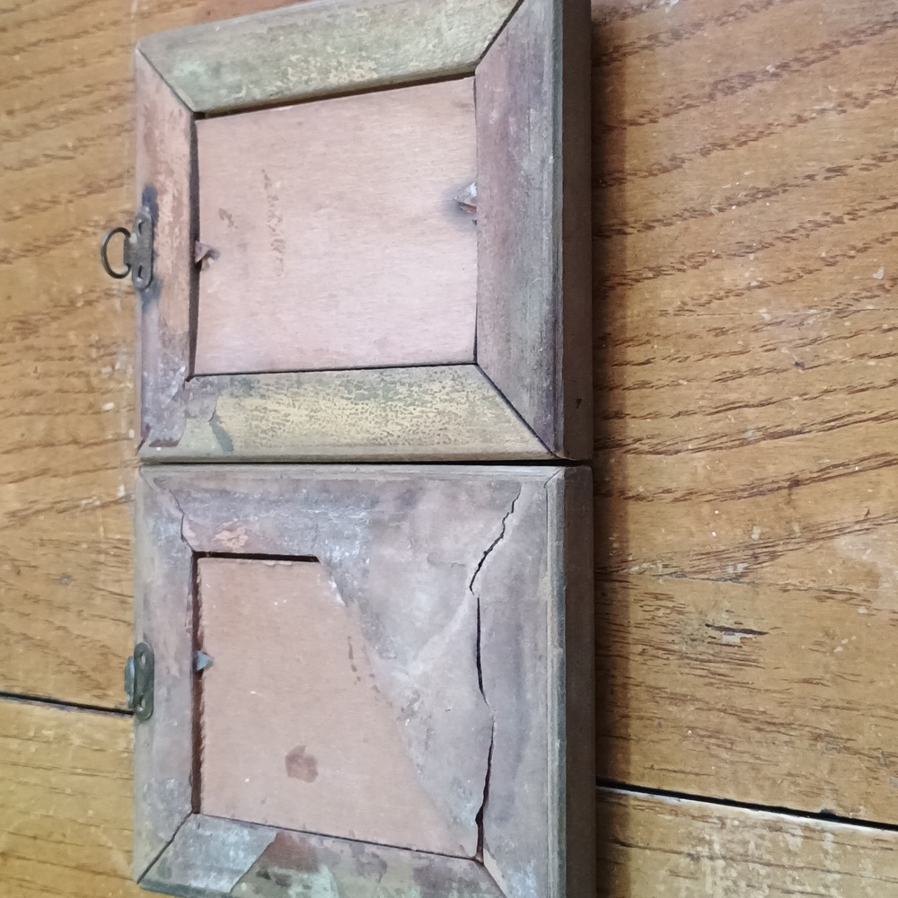 Antique Pair of Small Picture Frames with Vintage Artwork Size 4" x 5" Woman - Picture 5 of 5